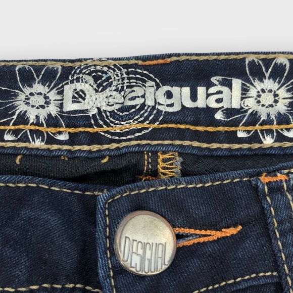 Desigual, Skinny Jeans, Size 24 - Picture 7 of 10
